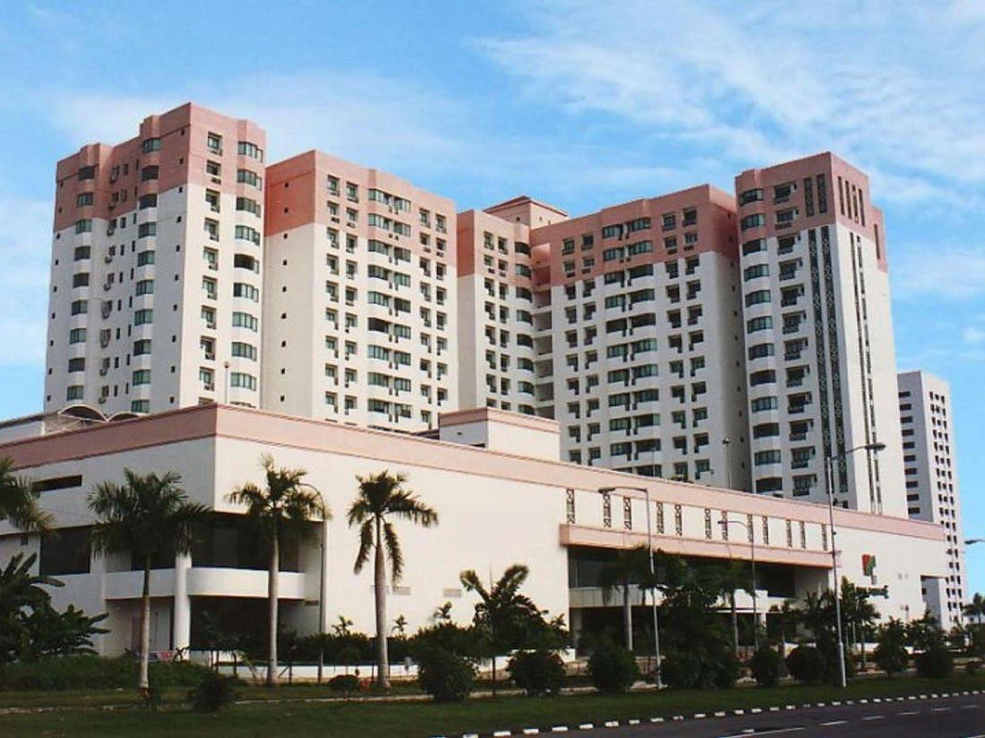 Likas Square Apartment Hotel Kota Kinabalu Exterior foto